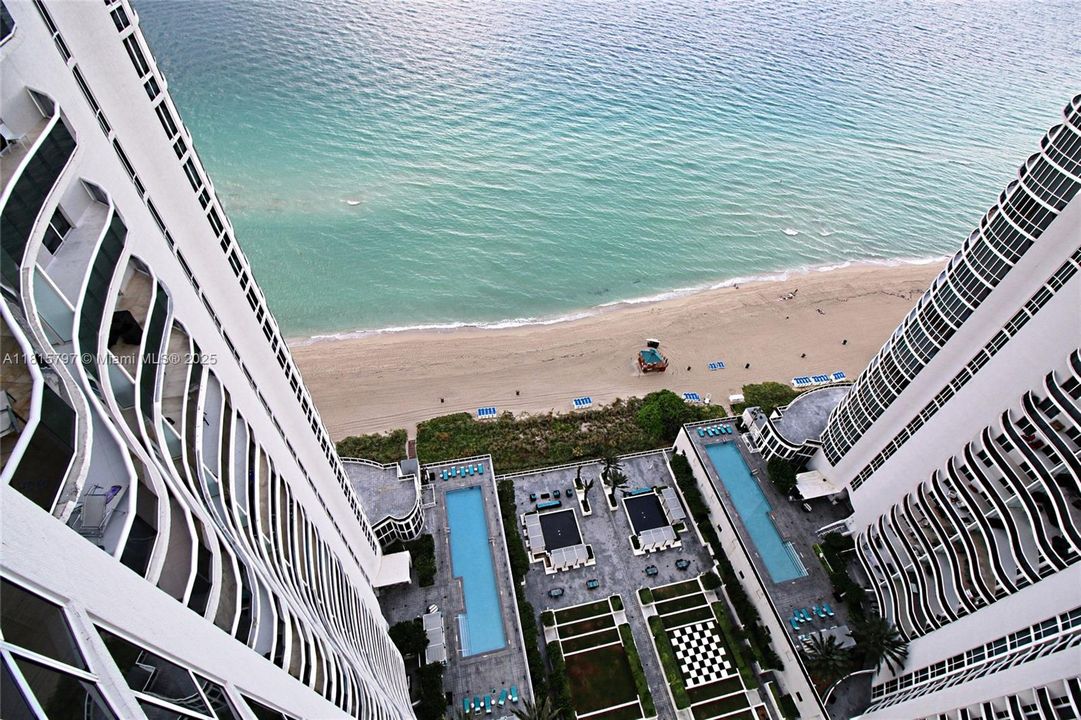 Active With Contract: $11,500 (3 beds, 3 baths, 2558 Square Feet)