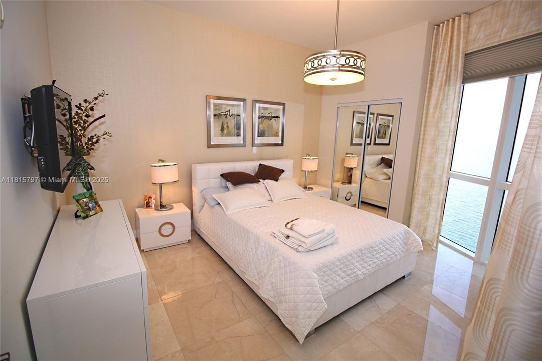 Active With Contract: $11,500 (3 beds, 3 baths, 2558 Square Feet)