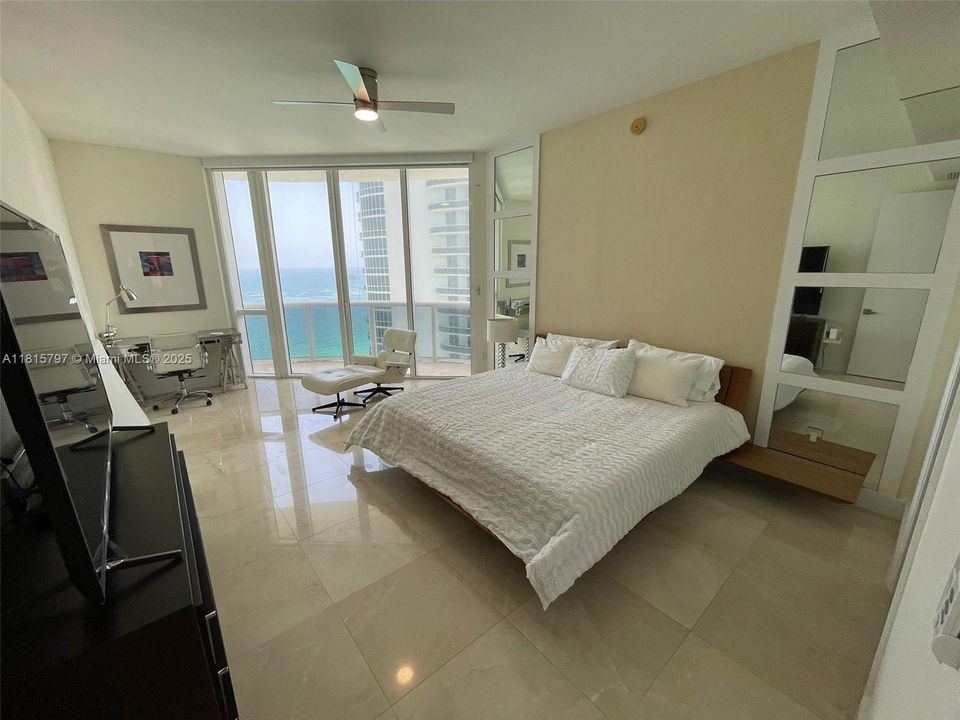 Active With Contract: $11,500 (3 beds, 3 baths, 2558 Square Feet)