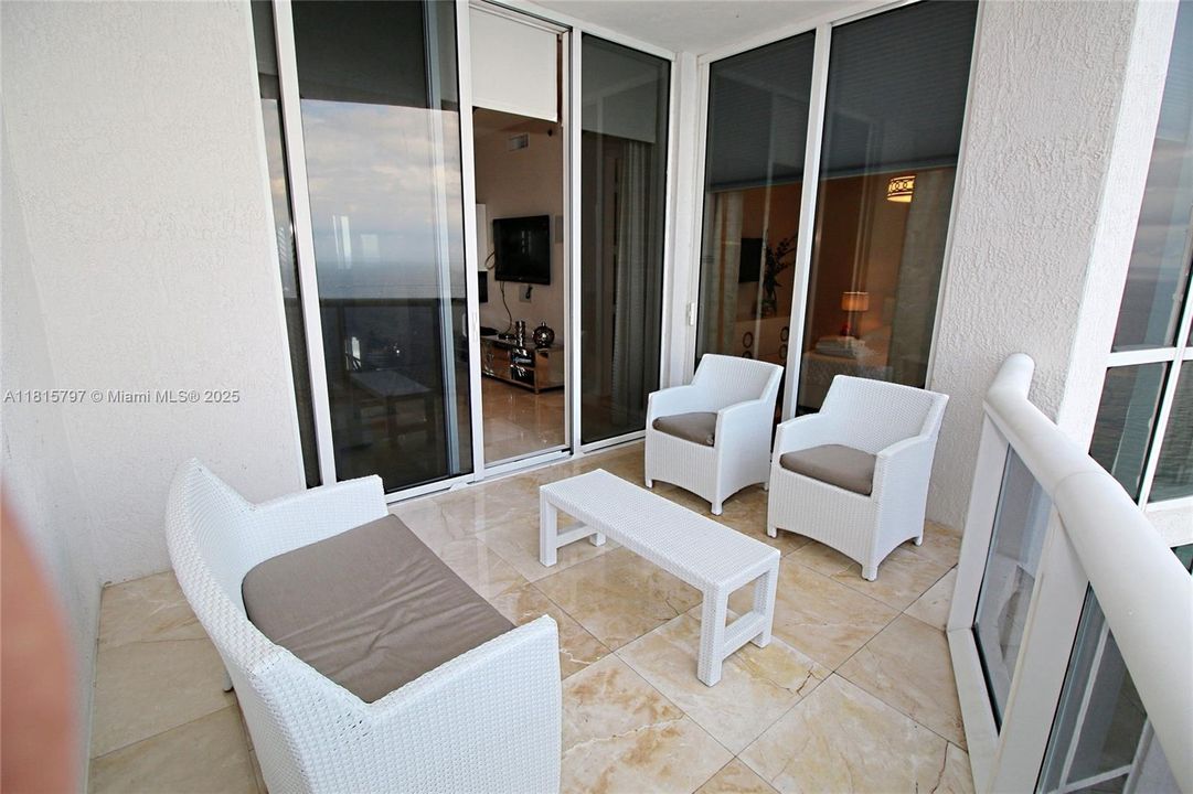 Active With Contract: $11,500 (3 beds, 3 baths, 2558 Square Feet)