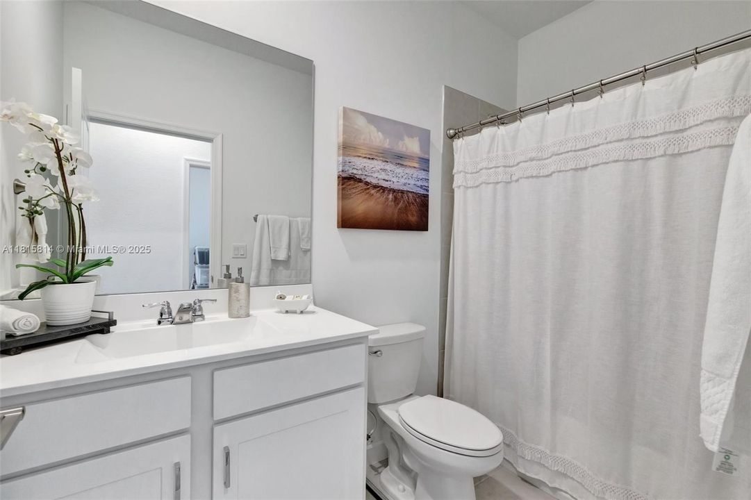 Недавно продано: $329,000 (3 спален, 2 ванн, 1632 Квадратных фут)