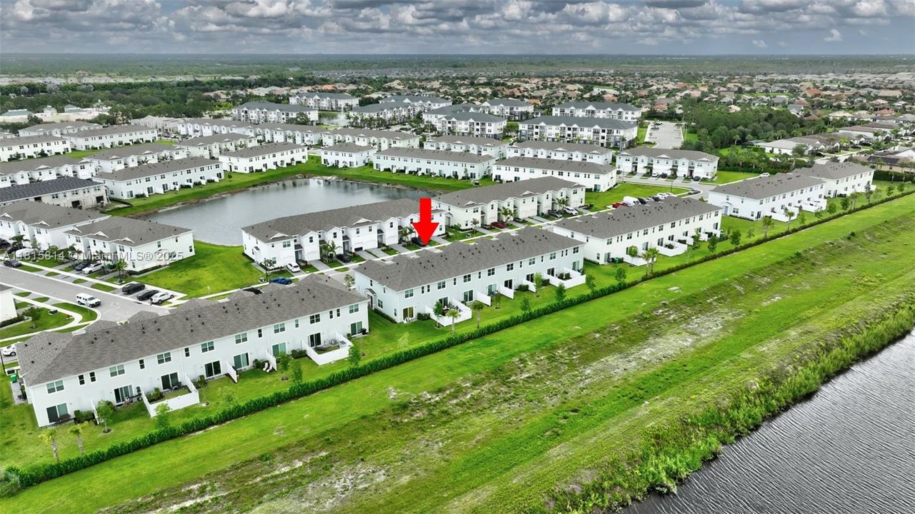 Недавно продано: $329,000 (3 спален, 2 ванн, 1632 Квадратных фут)