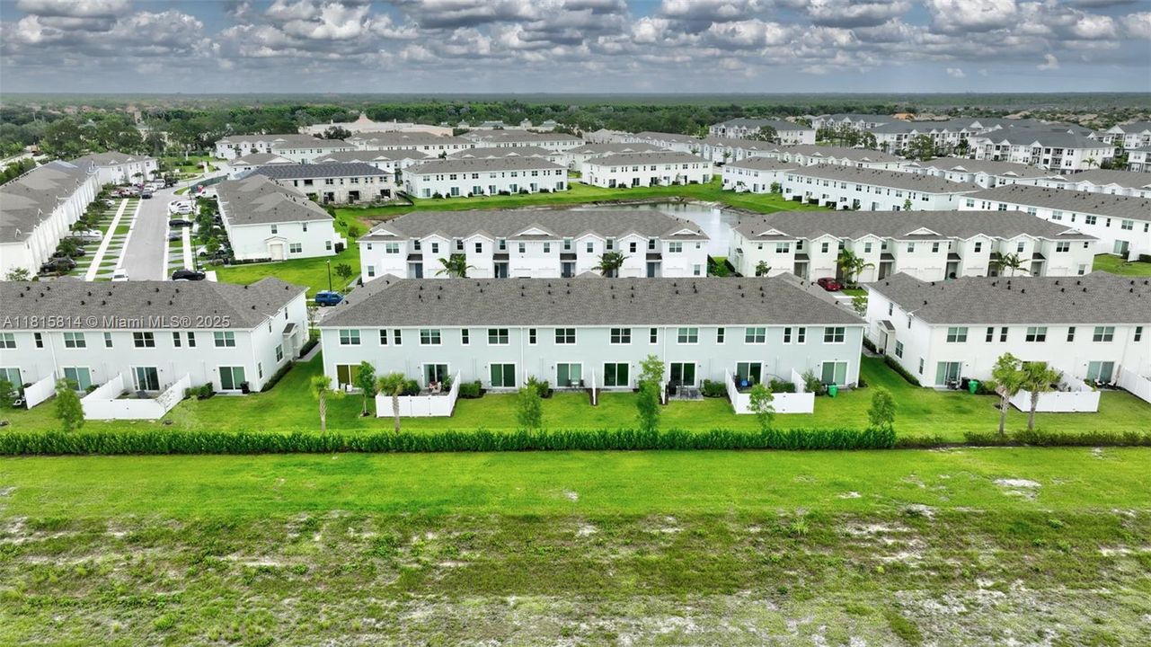 Недавно продано: $329,000 (3 спален, 2 ванн, 1632 Квадратных фут)