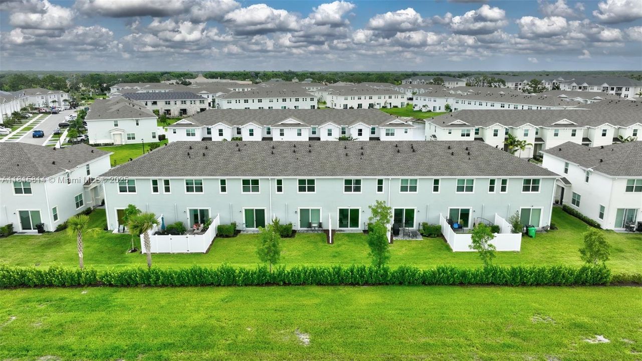 Недавно продано: $329,000 (3 спален, 2 ванн, 1632 Квадратных фут)