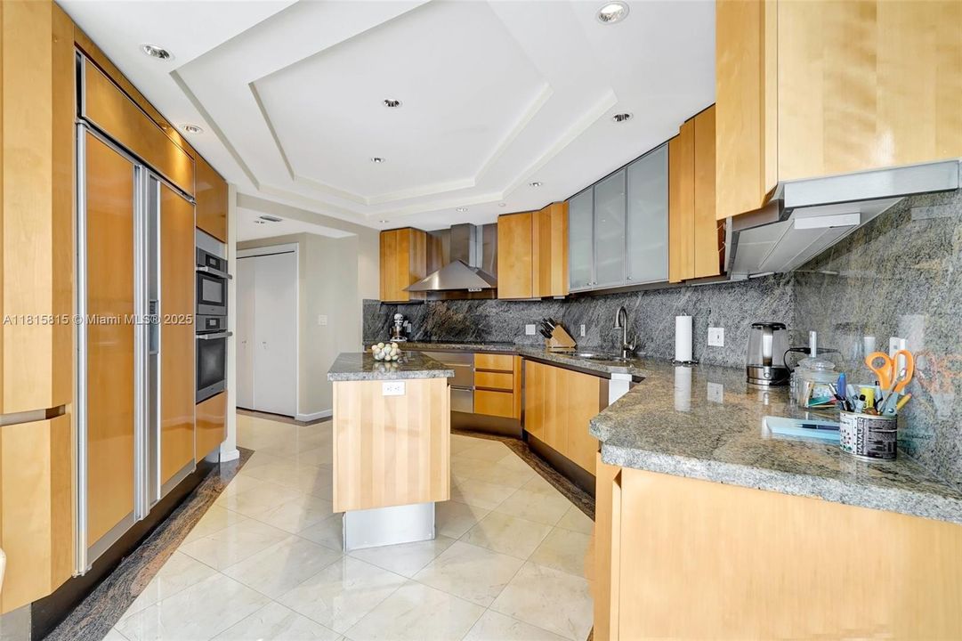 待售: $2,000,000 (3 贝兹, 3 浴室, 2580 平方英尺)