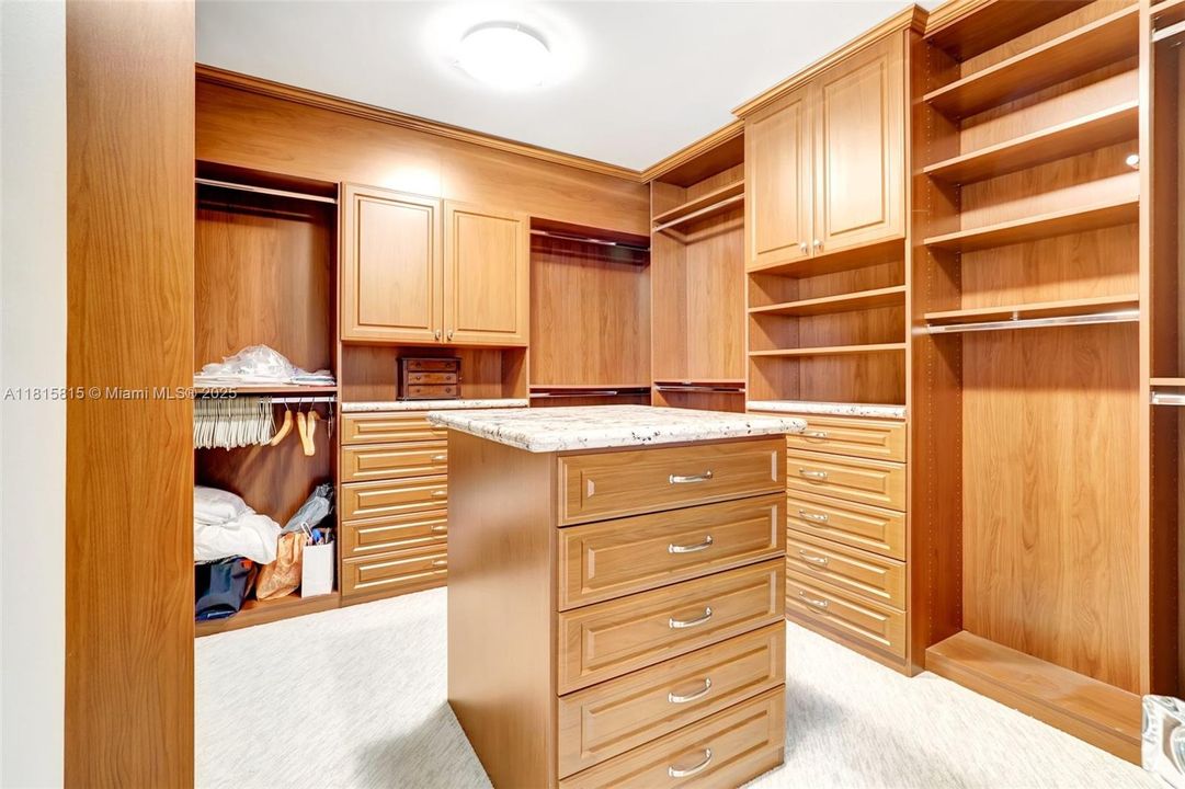 待售: $2,000,000 (3 贝兹, 3 浴室, 2580 平方英尺)