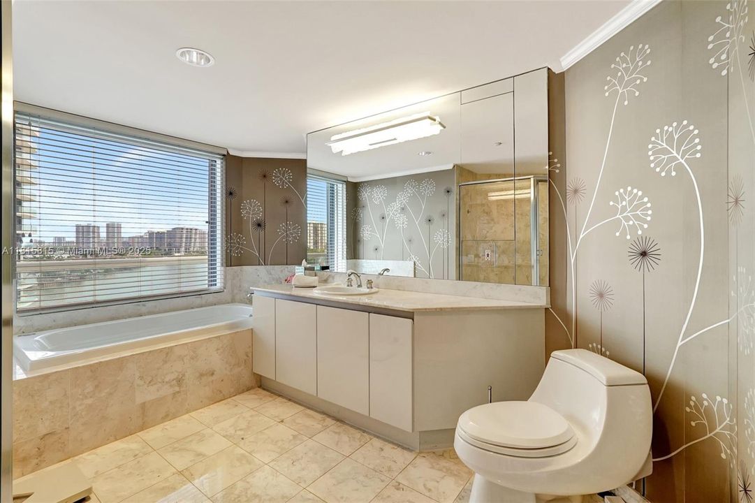 待售: $2,000,000 (3 贝兹, 3 浴室, 2580 平方英尺)