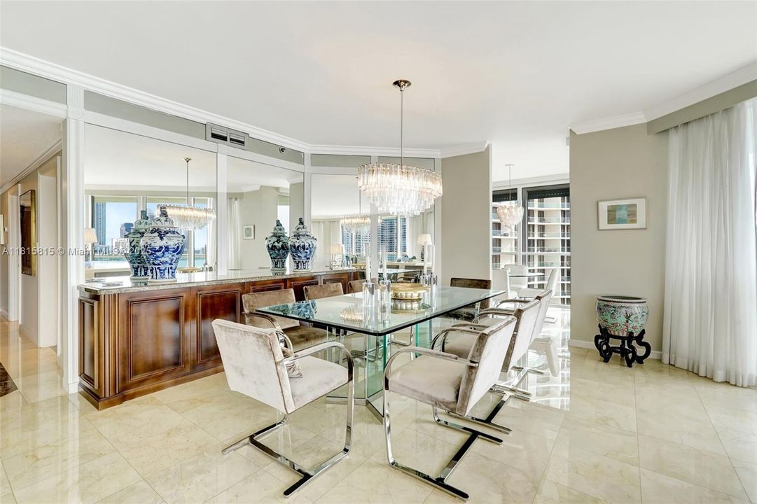 待售: $2,000,000 (3 贝兹, 3 浴室, 2580 平方英尺)