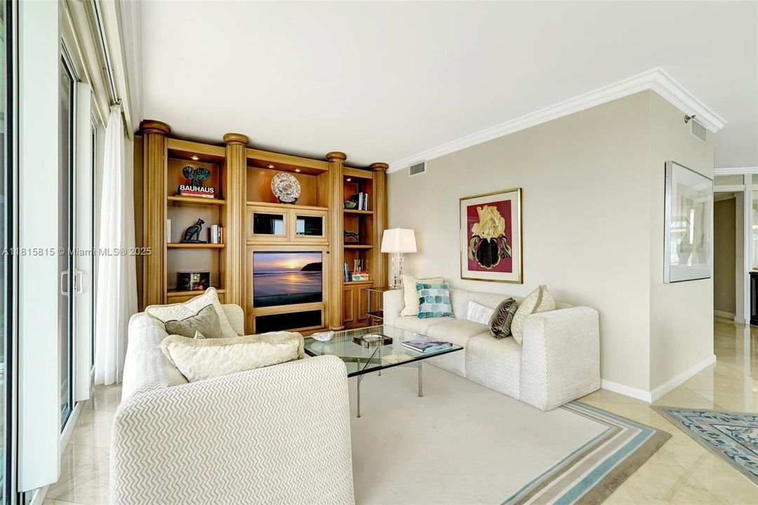 待售: $2,000,000 (3 贝兹, 3 浴室, 2580 平方英尺)