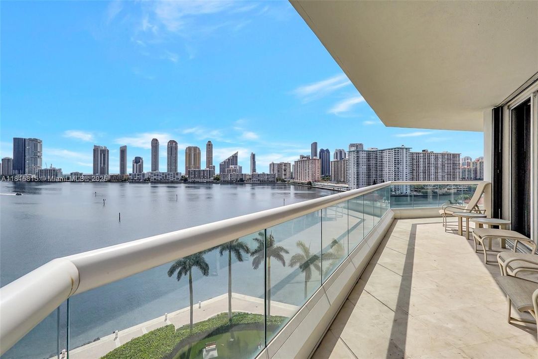 待售: $2,000,000 (3 贝兹, 3 浴室, 2580 平方英尺)