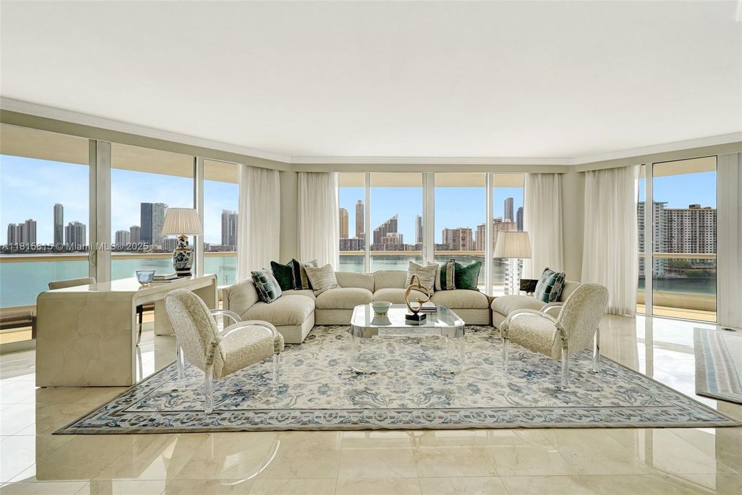 待售: $2,000,000 (3 贝兹, 3 浴室, 2580 平方英尺)