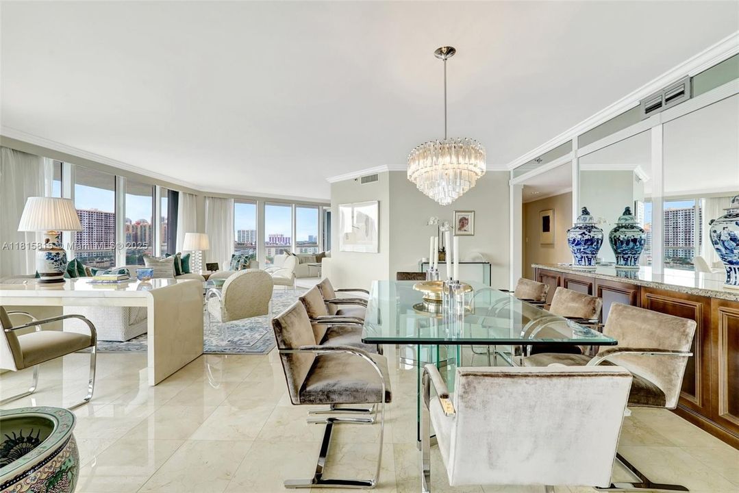 待售: $2,000,000 (3 贝兹, 3 浴室, 2580 平方英尺)