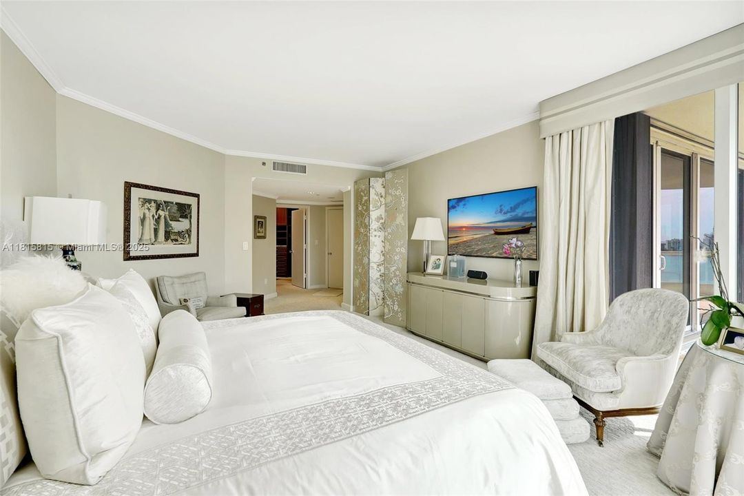 待售: $2,000,000 (3 贝兹, 3 浴室, 2580 平方英尺)