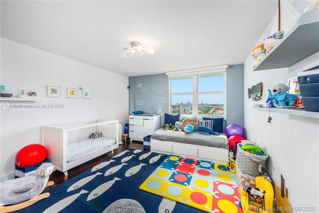 Recientemente alquilado: $4,750 (2 camas, 2 baños, 1340 Pies cuadrados)