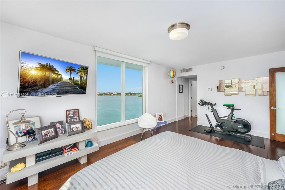 Recientemente alquilado: $4,750 (2 camas, 2 baños, 1340 Pies cuadrados)