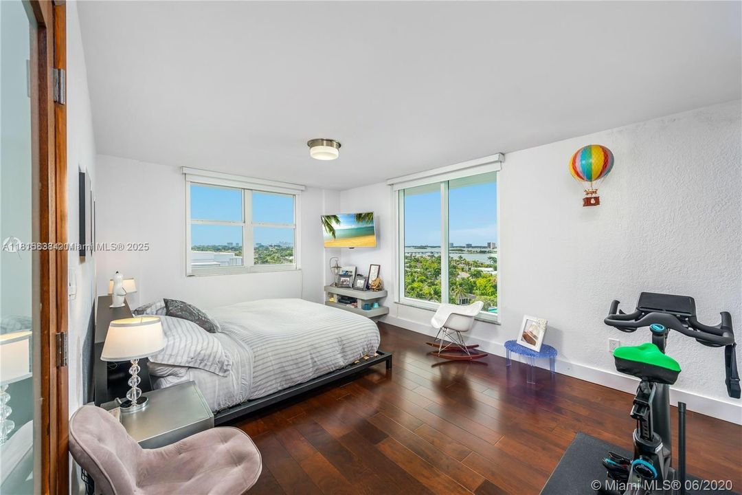 Recientemente alquilado: $4,750 (2 camas, 2 baños, 1340 Pies cuadrados)