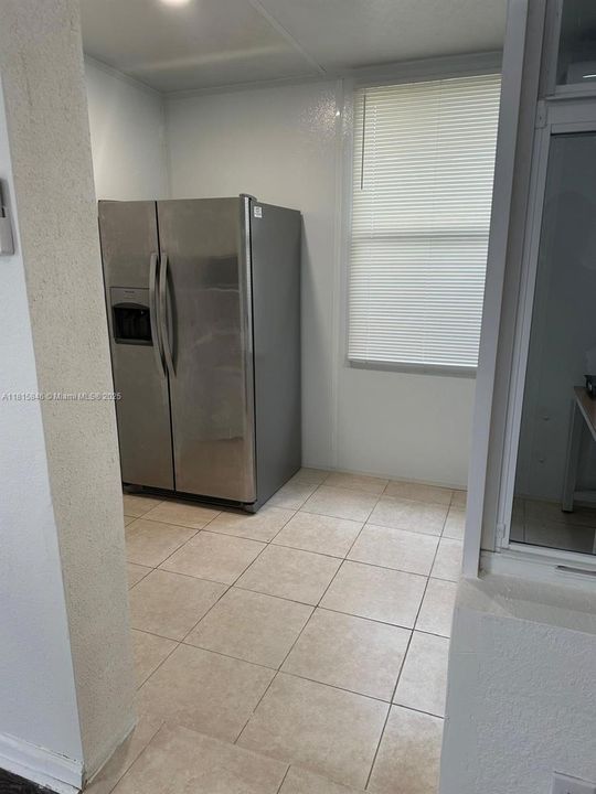 Recently Rented: $1,300 (1 beds, 1 baths, 1614 Square Feet)