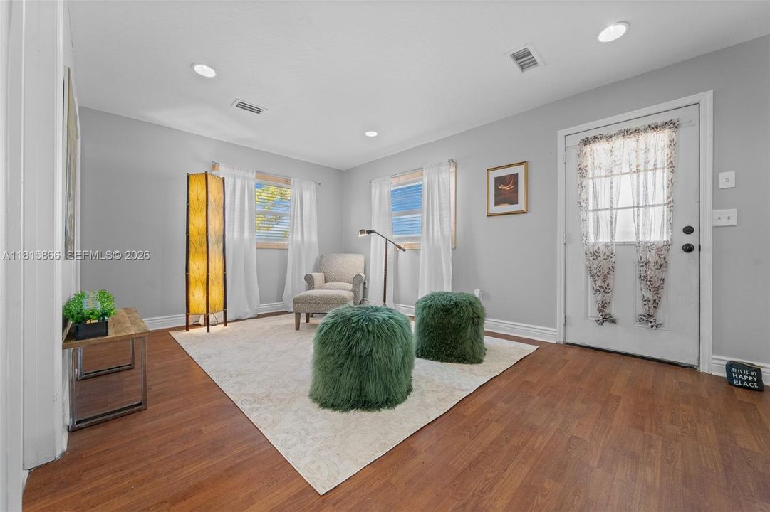 For Sale: $635,000 (2 beds, 1 baths, 0 Square Feet)
