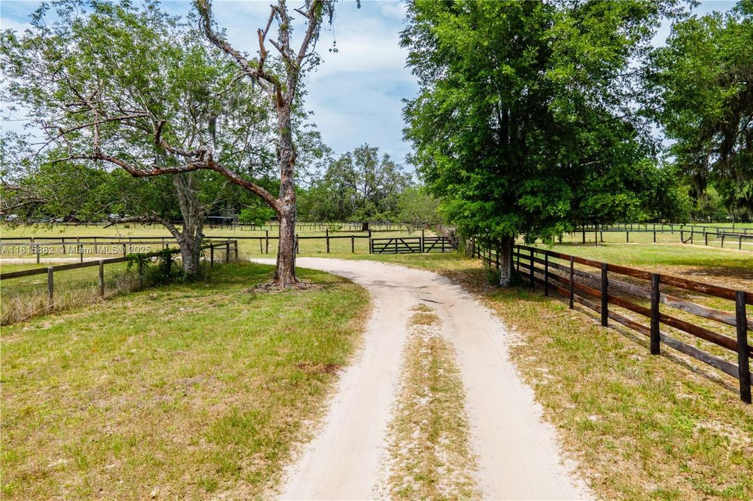 На продажу: $769,000 (3 спален, 2 ванн, 0 Квадратных фут)