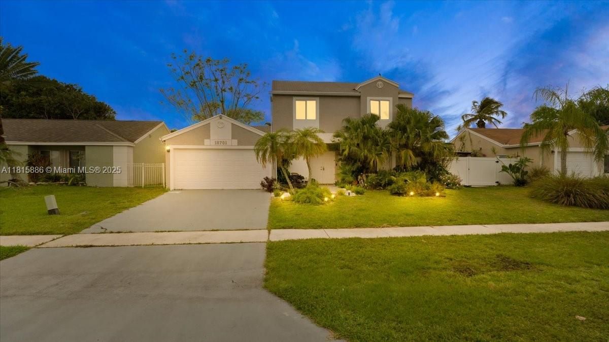 Недавно продано: $599,000 (3 спален, 2 ванн, 1843 Квадратных фут)