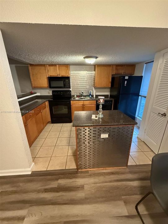 Activo con contrato: $124,700 (1 camas, 1 baños, 760 Pies cuadrados)