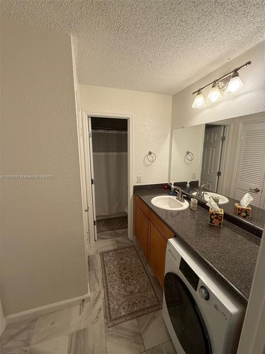 Activo con contrato: $124,700 (1 camas, 1 baños, 760 Pies cuadrados)