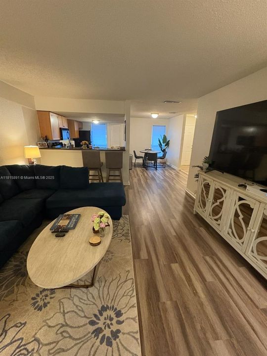 Activo con contrato: $124,700 (1 camas, 1 baños, 760 Pies cuadrados)