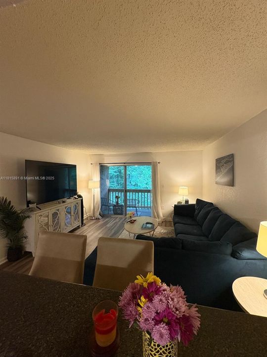 Activo con contrato: $124,700 (1 camas, 1 baños, 760 Pies cuadrados)