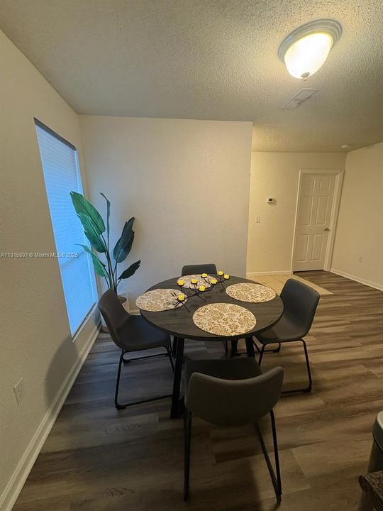 Activo con contrato: $124,700 (1 camas, 1 baños, 760 Pies cuadrados)