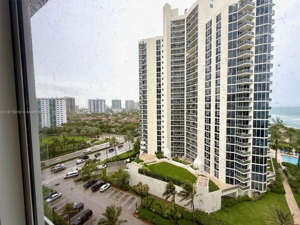 待售: $109,000 (0 贝兹, 1 浴室, 410 平方英尺)