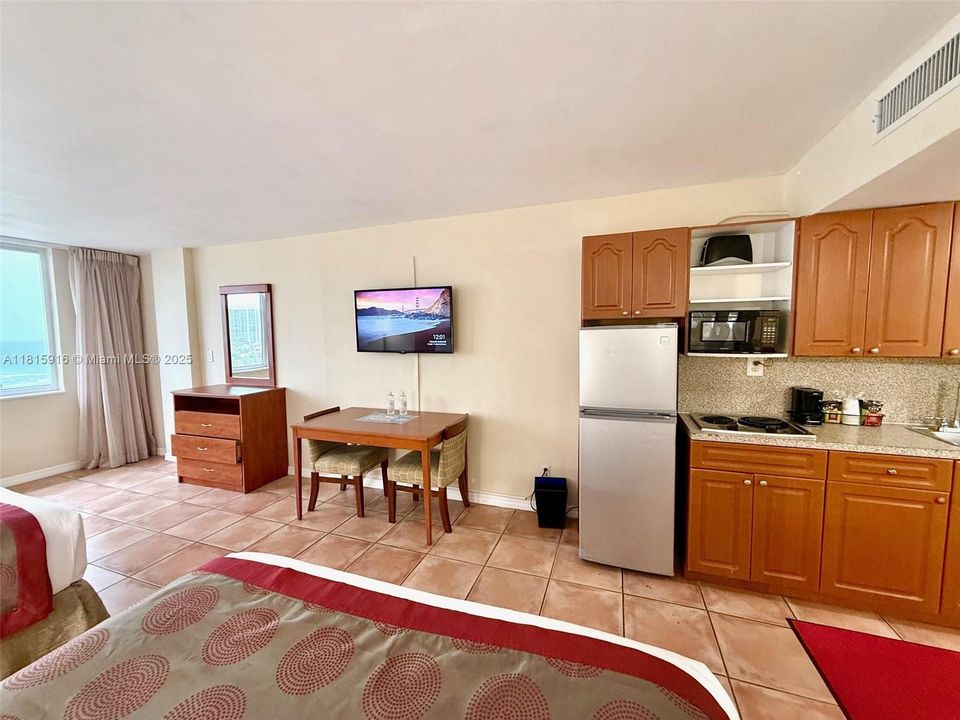 待售: $109,000 (0 贝兹, 1 浴室, 410 平方英尺)