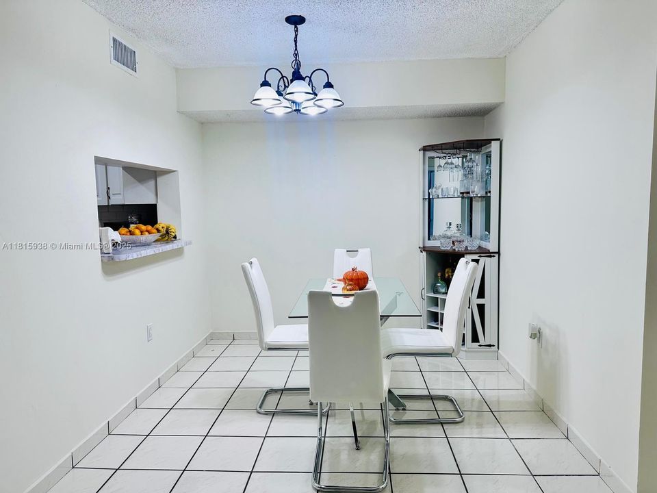 Active With Contract: $260,000 (2 beds, 2 baths, 910 Square Feet)