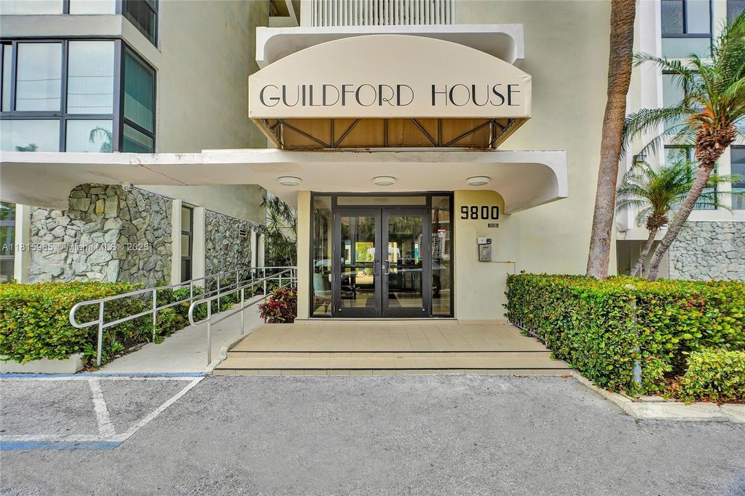 最近售出: $395,000 (1 贝兹, 2 浴室, 895 平方英尺)