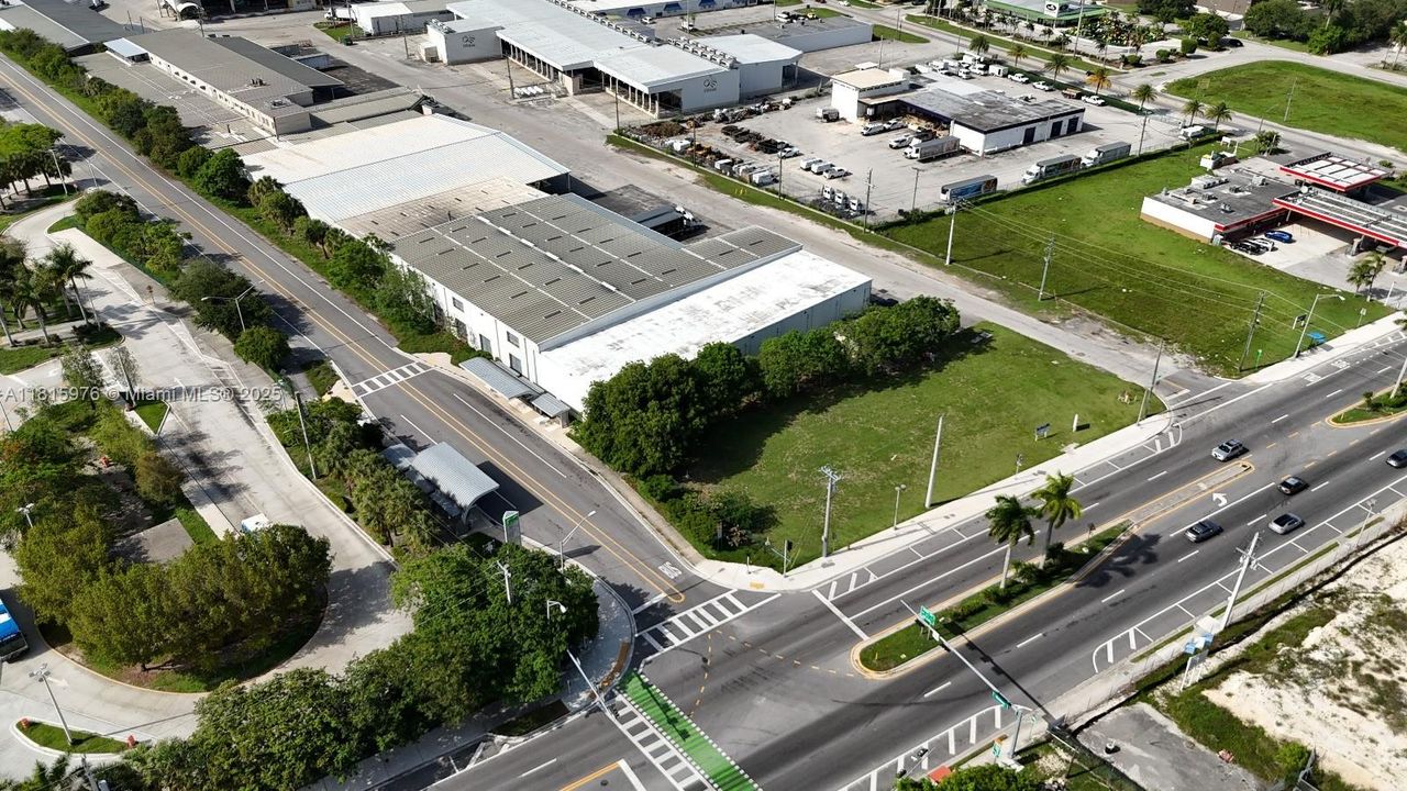 En Venta: $795,000 (0.47 acres)