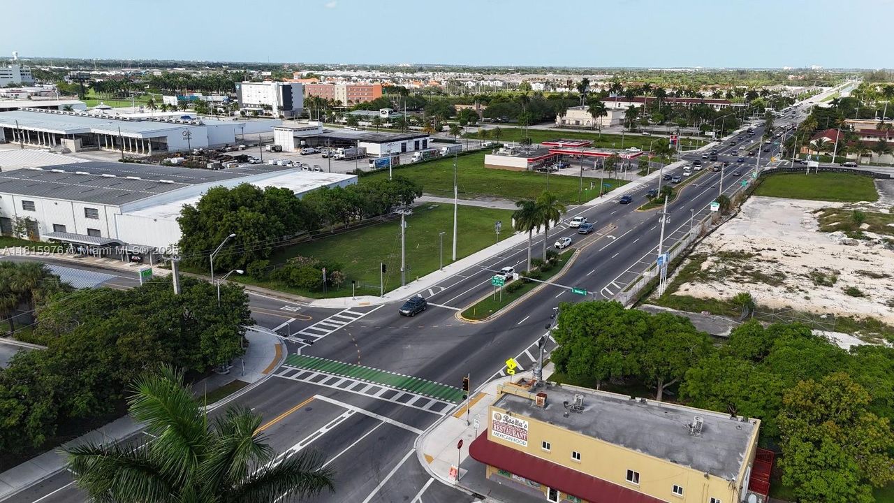 En Venta: $795,000 (0.47 acres)