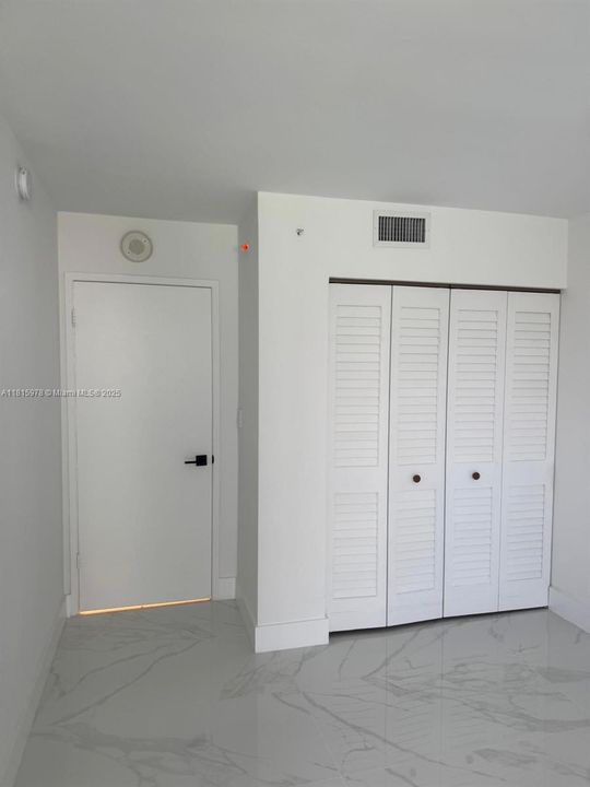 待售: $325,000 (1 贝兹, 1 浴室, 593 平方英尺)