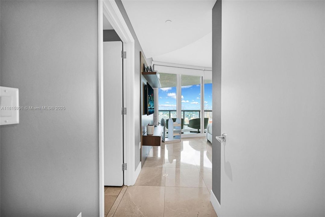 На продажу: $2,995,000 (3 спален, 3 ванн, 1933 Квадратных фут)