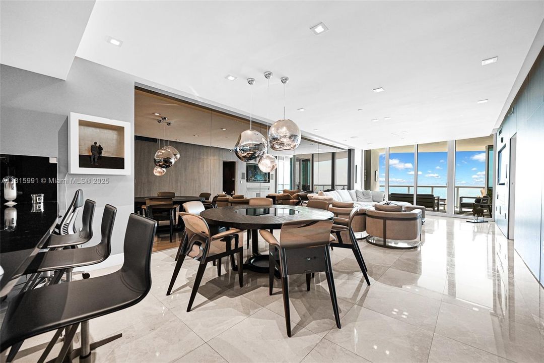 На продажу: $2,995,000 (3 спален, 3 ванн, 1933 Квадратных фут)