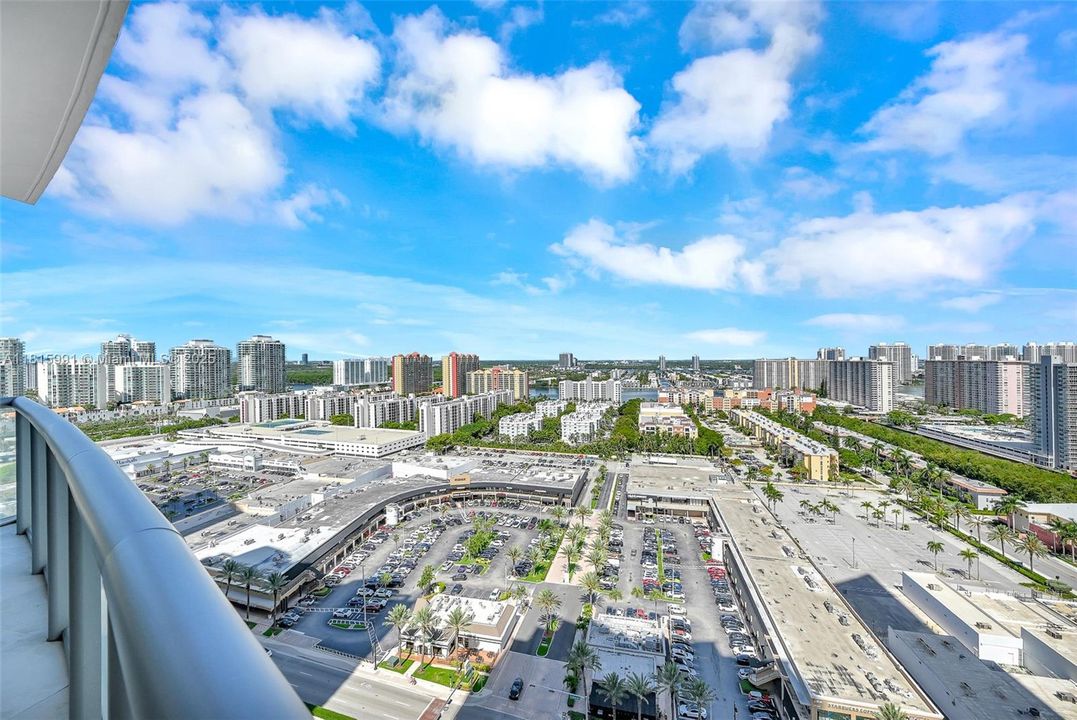 На продажу: $2,995,000 (3 спален, 3 ванн, 1933 Квадратных фут)