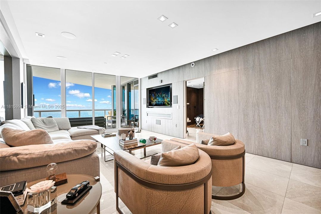 На продажу: $2,995,000 (3 спален, 3 ванн, 1933 Квадратных фут)