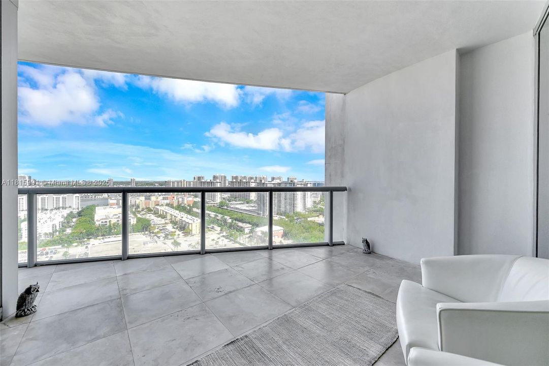 На продажу: $2,995,000 (3 спален, 3 ванн, 1933 Квадратных фут)