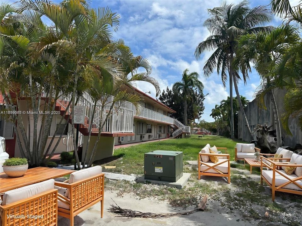 For Sale: $145,000 (1 beds, 1 baths, 640 Square Feet)