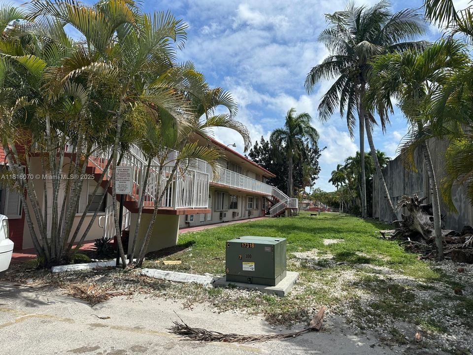 For Sale: $145,000 (1 beds, 1 baths, 640 Square Feet)