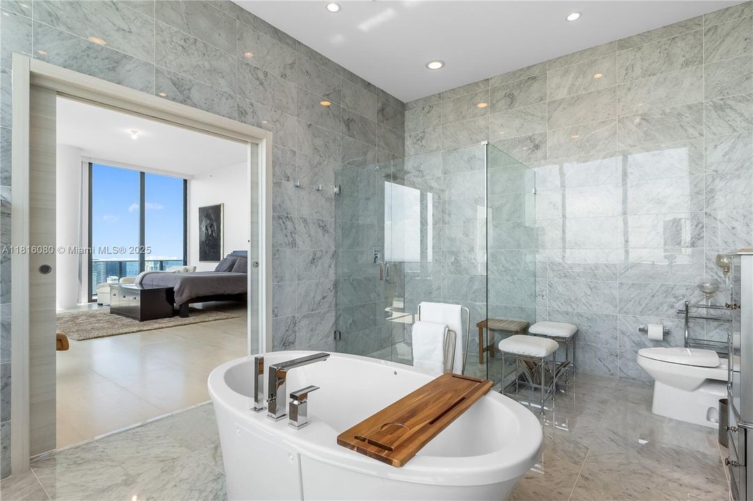 En Venta: $8,800,000 (4 camas, 5 baños, 3882 Pies cuadrados)