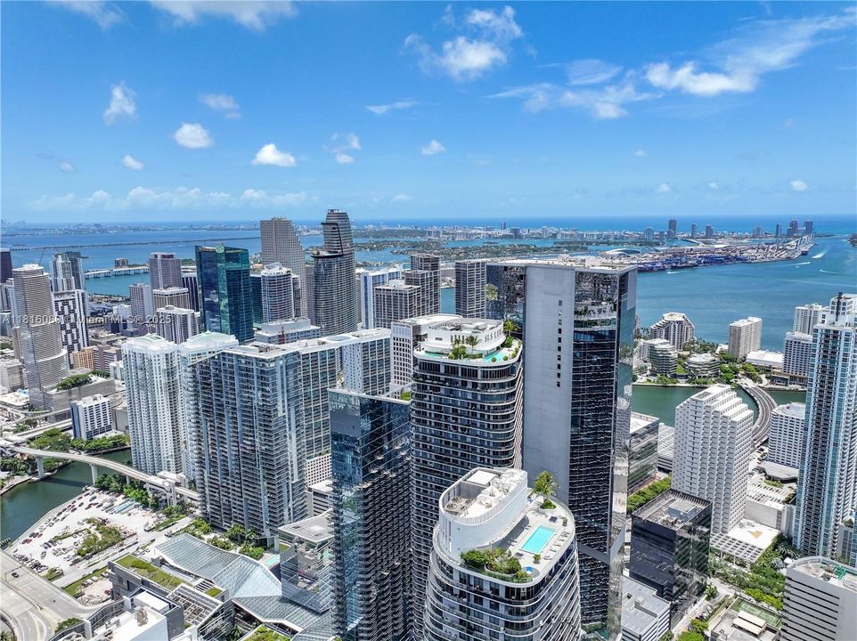 En Venta: $8,800,000 (4 camas, 5 baños, 3882 Pies cuadrados)