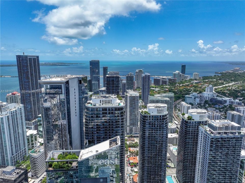 En Venta: $8,800,000 (4 camas, 5 baños, 3882 Pies cuadrados)