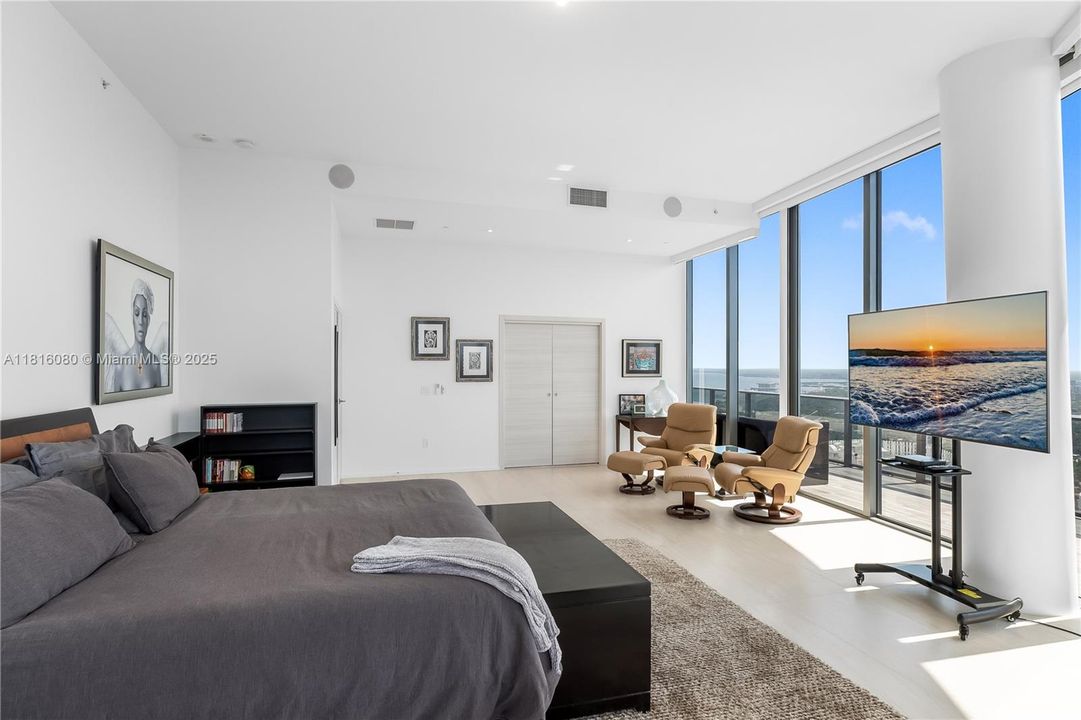 En Venta: $8,800,000 (4 camas, 5 baños, 3882 Pies cuadrados)