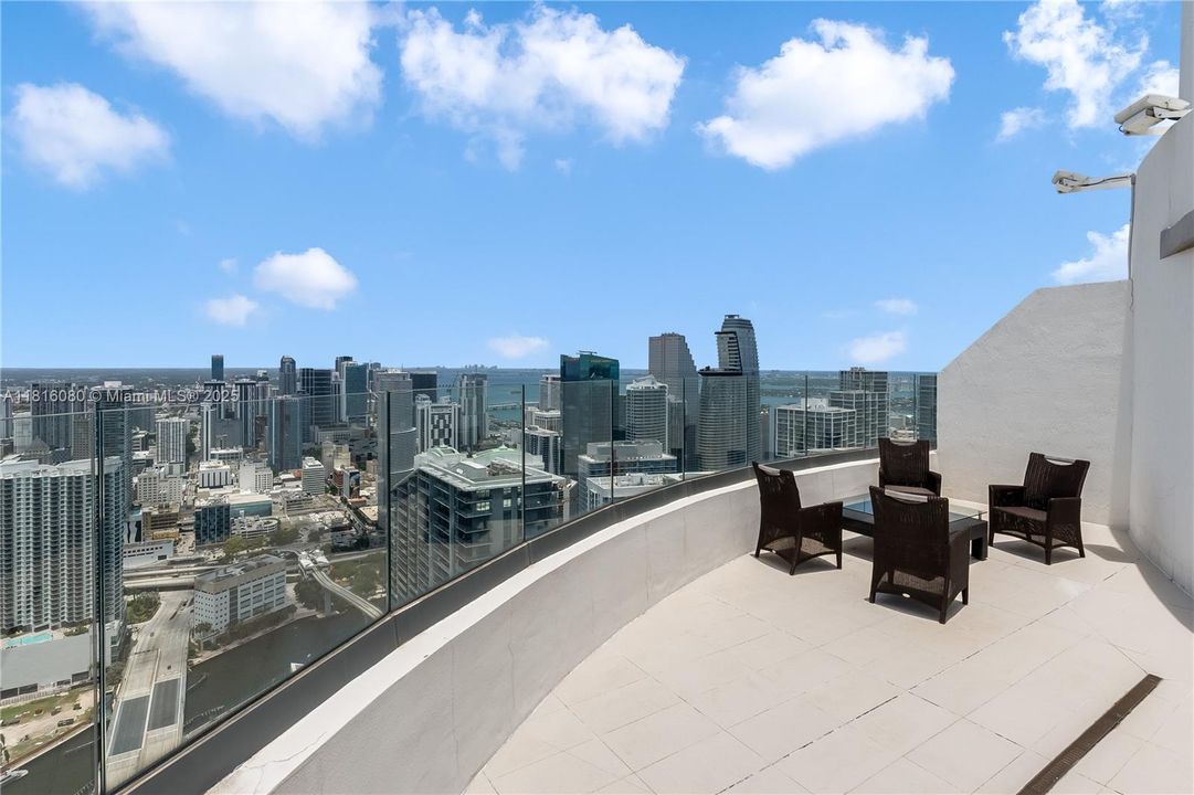 wraparound private roof top terrace