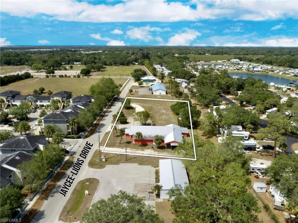 140 JAYCEE LIONS DRLABELLE, FL 33935