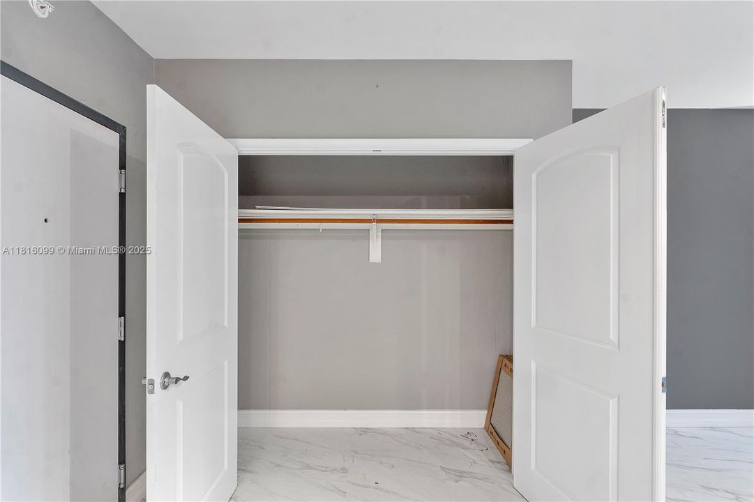 Под контрактом: $339,000 (1 спален, 1 ванн, 880 Квадратных фут)